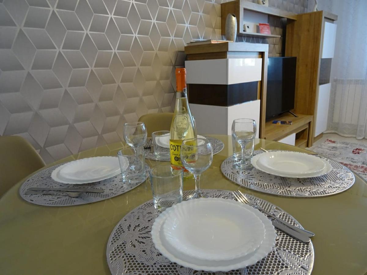 Carla'S Apart Palas-Hala Centrala 1 Bedroom - Shuttle Iasi Exteriör bild