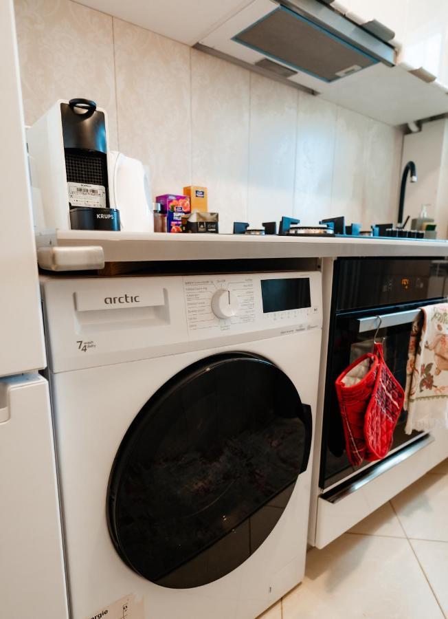 Carla'S Apart Palas-Hala Centrala 1 Bedroom - Shuttle Iasi Exteriör bild